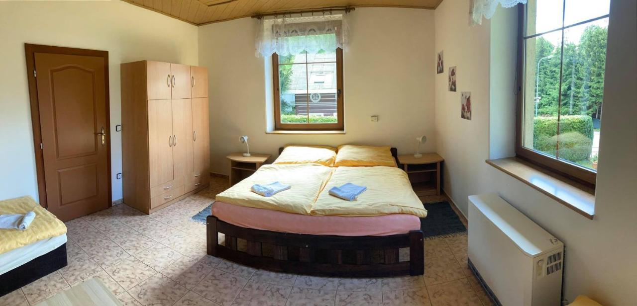 Apartma Doubek ロキトニツェ・ナト・イゼロウ エクステリア 写真